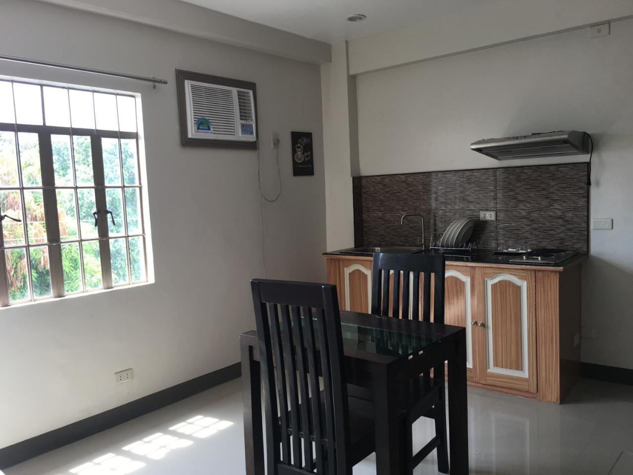 Beinte Singko De Marso Apartments Candon Zewnętrze zdjęcie